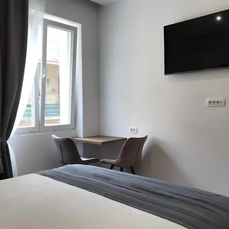 Antares Luxury 2 3* Split