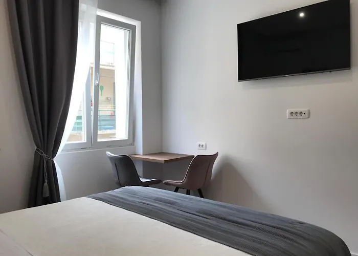 Antares Luxury 2 3* Split