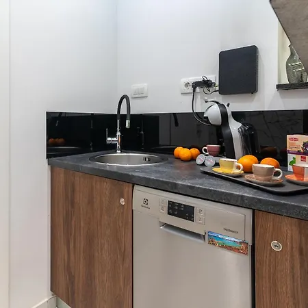 Antares Luxury 2 3* Сплит